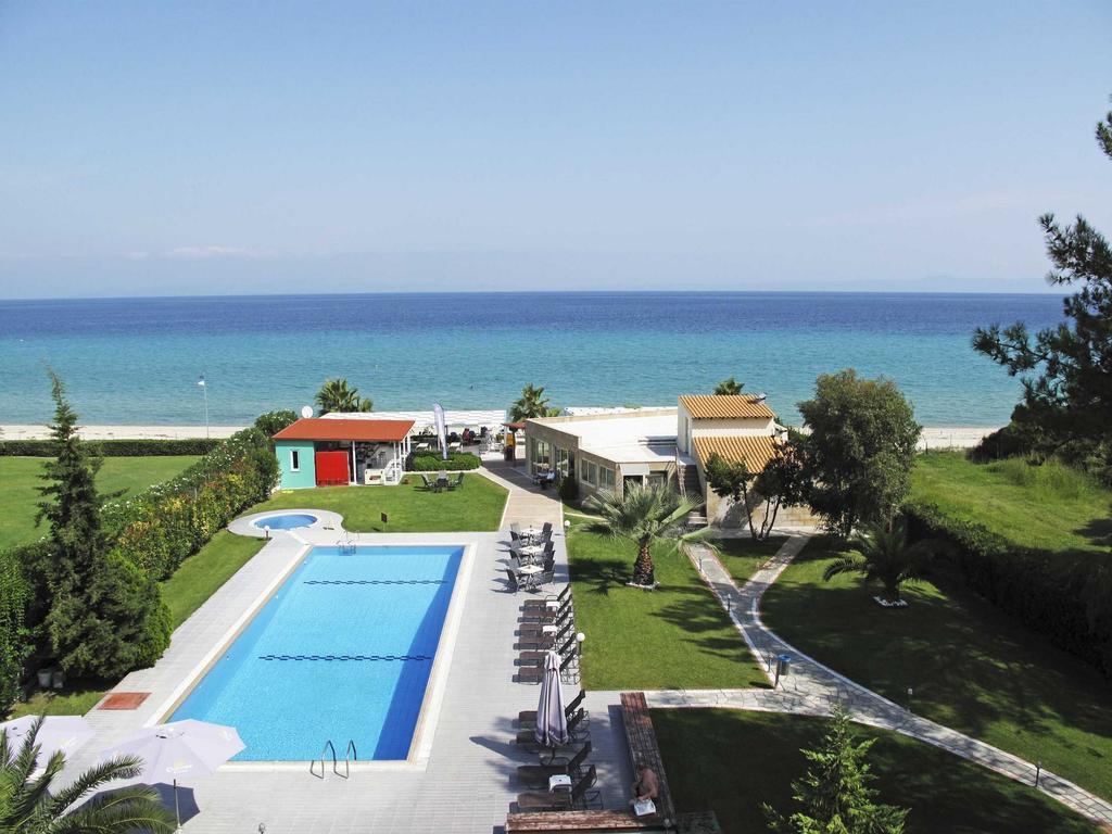 Hotel Azur Kриопиги Екстериор снимка