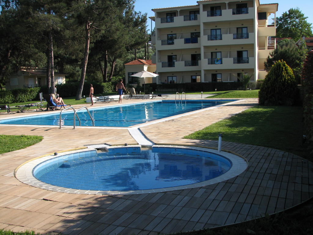 Hotel Azur Kриопиги Екстериор снимка