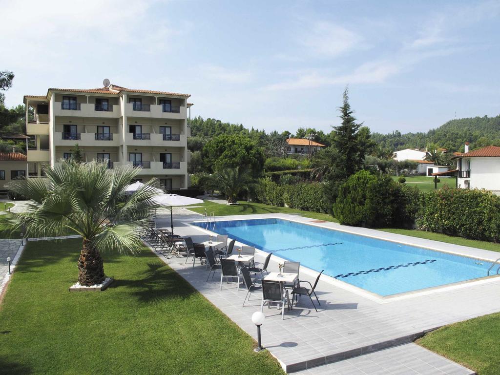 Hotel Azur Kриопиги Екстериор снимка
