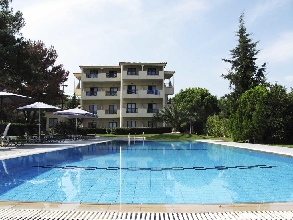Hotel Azur Kриопиги Екстериор снимка