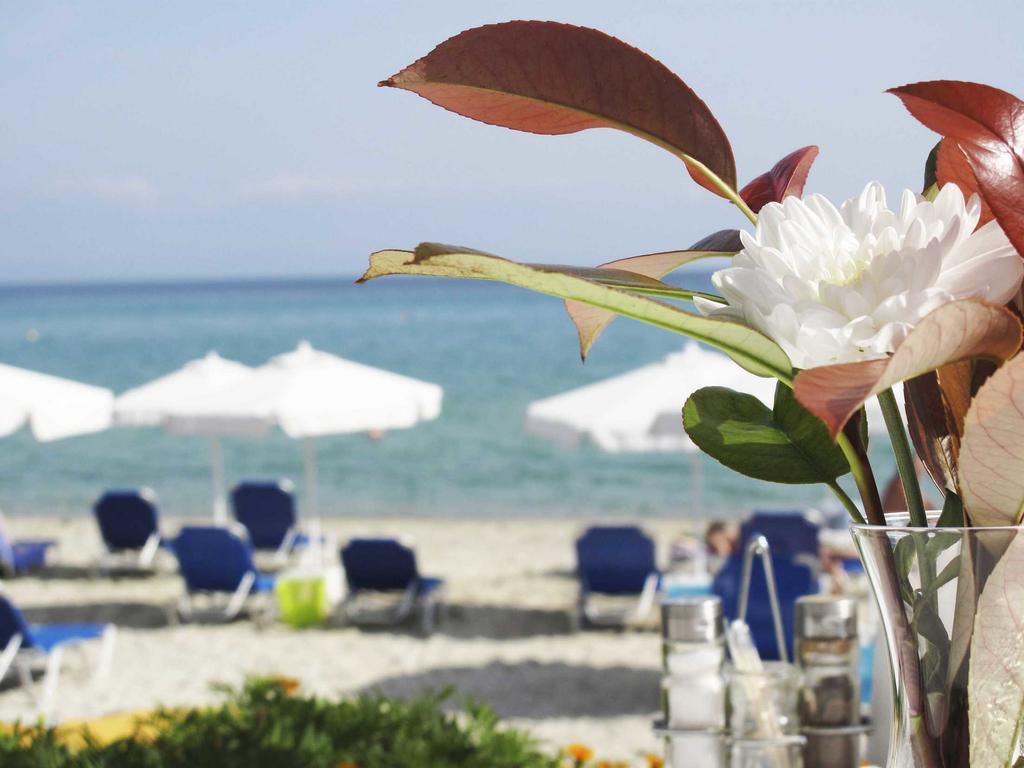 Hotel Azur Kриопиги Екстериор снимка