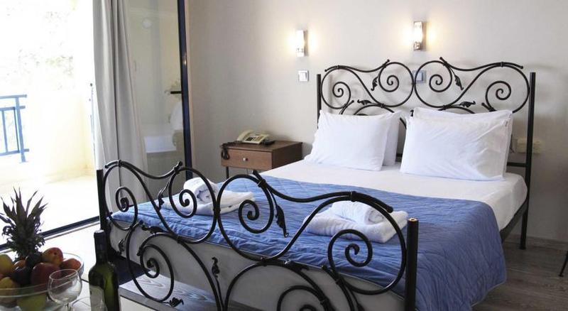 Hotel Azur Kриопиги Екстериор снимка
