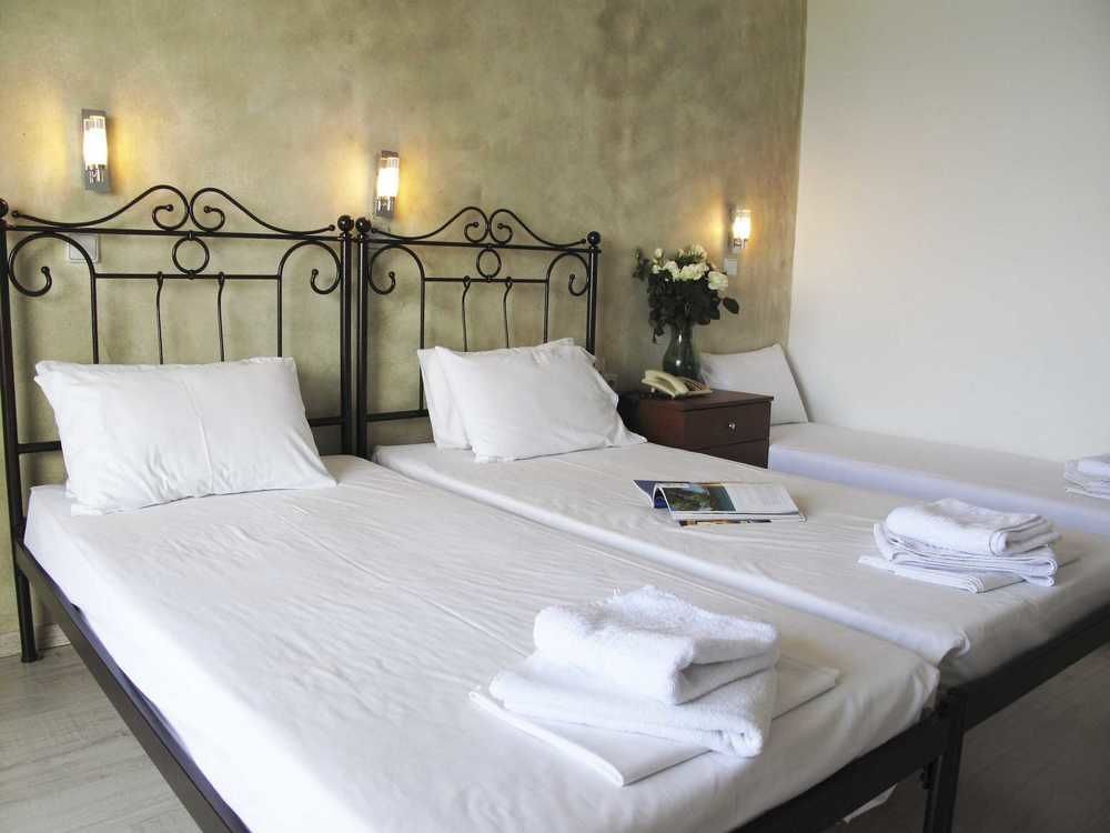Hotel Azur Kриопиги Екстериор снимка