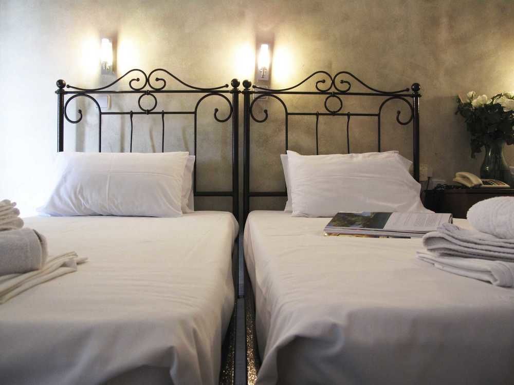 Hotel Azur Kриопиги Екстериор снимка